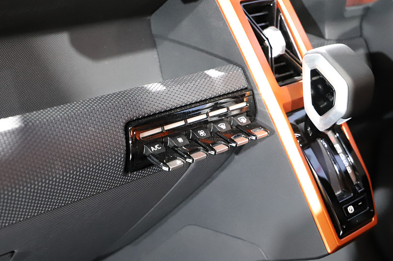 WakuWakuのインテリア。ガラスルーフを想定