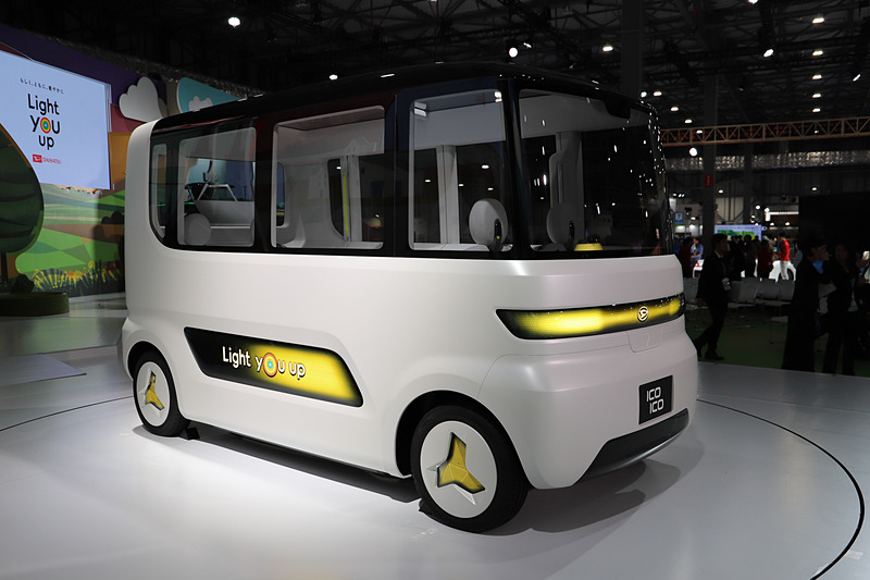 IcoIco（イコイコ）。四角いボディではあるが、進行方向は決まっているとのこと