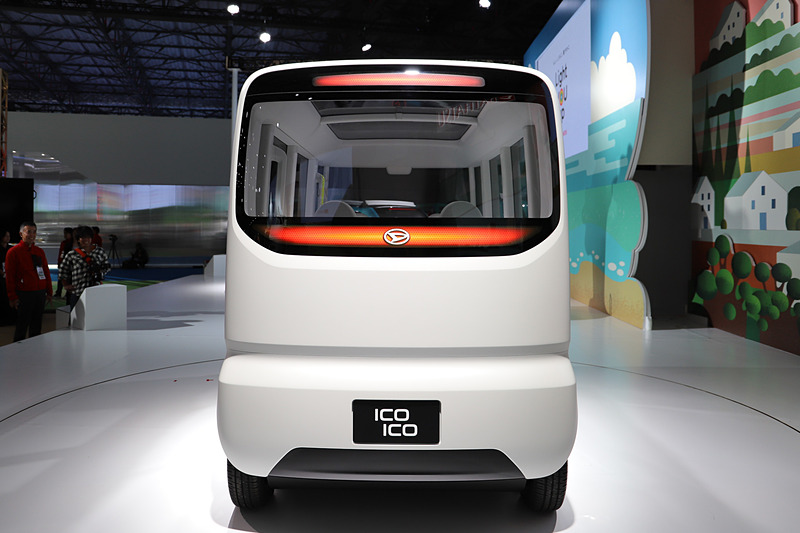 IcoIco（イコイコ）。四角いボディではあるが、進行方向は決まっているとのこと