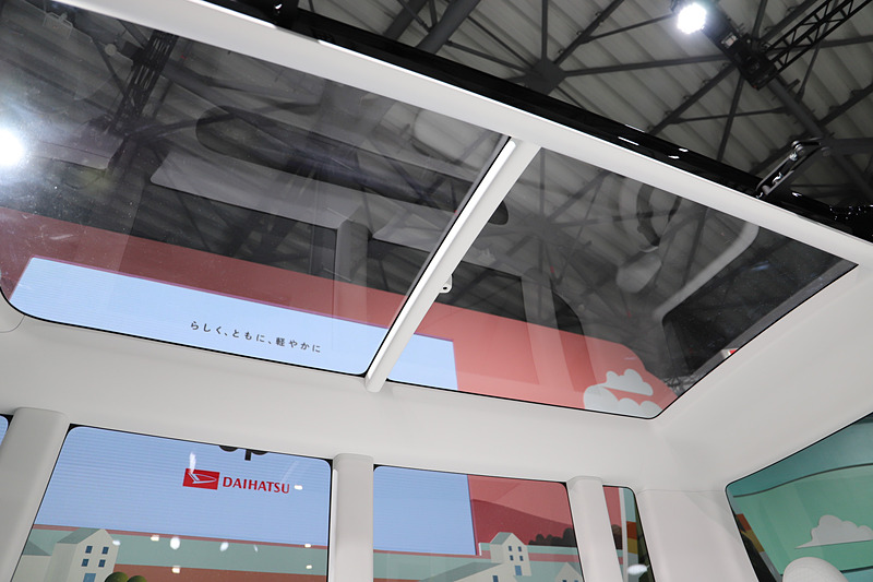 大きなガラスルーフを想定