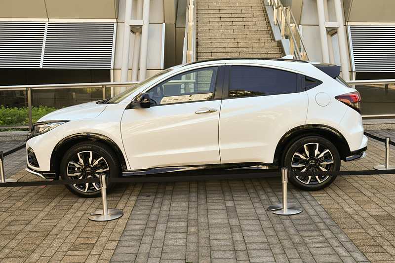 ヴェゼル ツーリング Modulo X