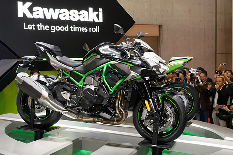東京モーターショー 2019】カワサキ、並列4気筒クォーター「ZX