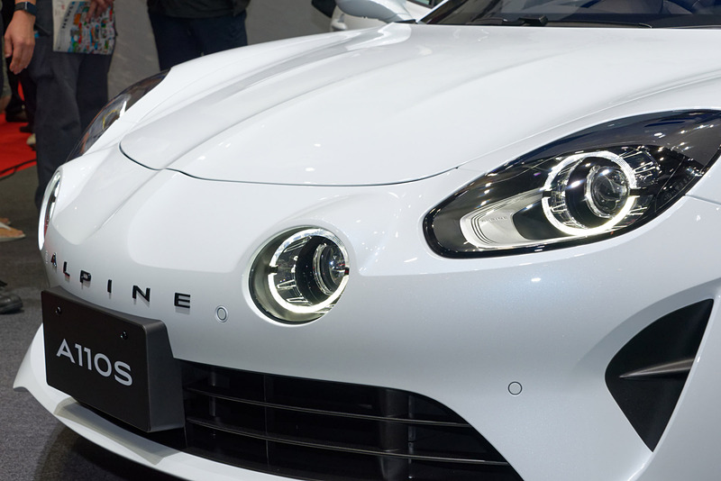 フロント四眼ライト