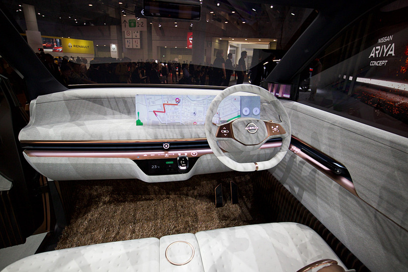 快適な時間を過ごす「部屋」としての空間を意識して開発したというIMkのインテリア