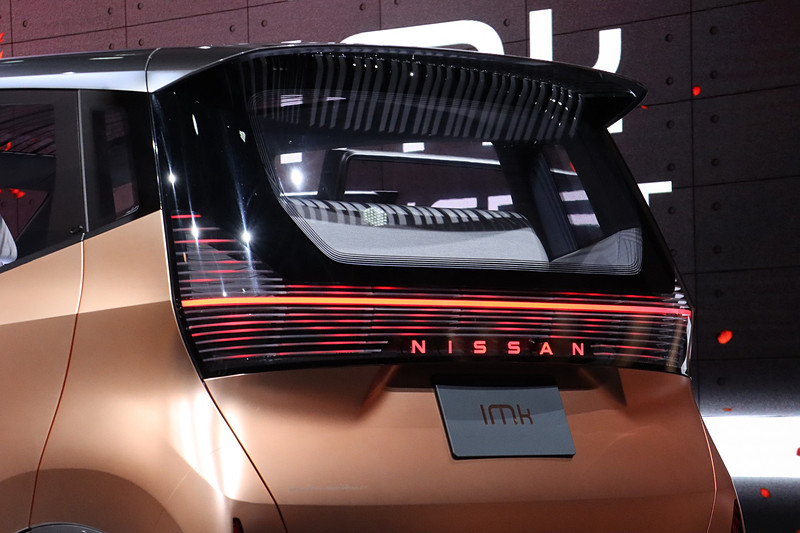 IMkのボディサイズは3434×1512×1644mm（全長×全幅×全高）と、日本の軽自動車枠に収まるサイズ