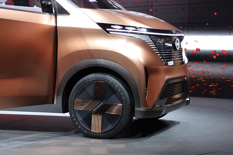 IMkのボディサイズは3434×1512×1644mm（全長×全幅×全高）と、日本の軽自動車枠に収まるサイズ