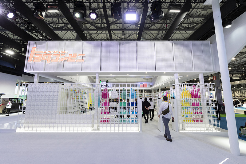 バーチャルで好きなレーシングスーツを作れる体験コーナー