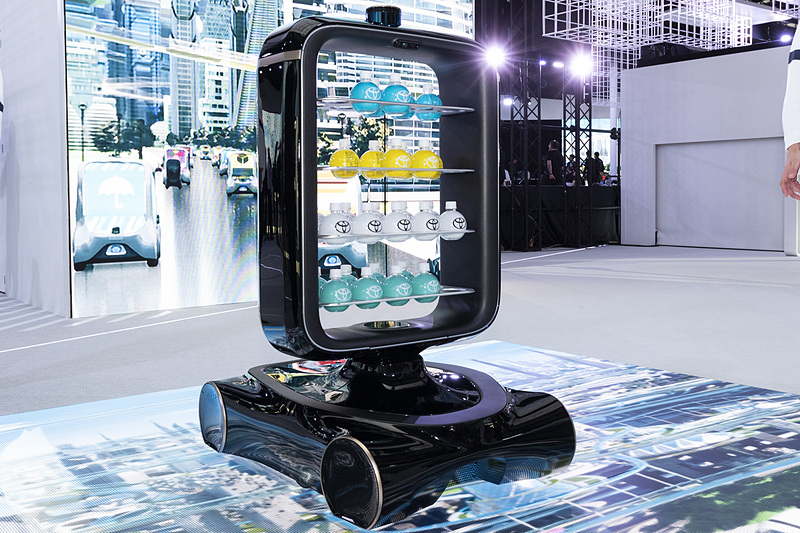 会場ではペットボトルの水をデリバリーしてくれることも