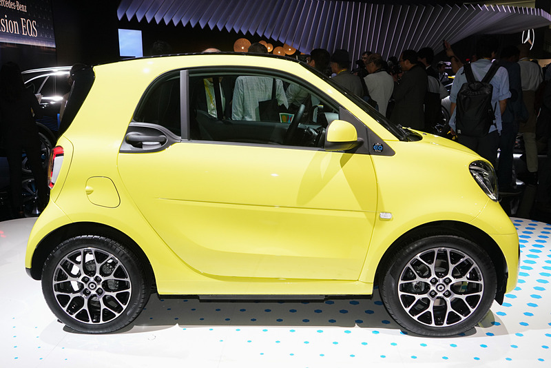 スマート EQ フォーツー