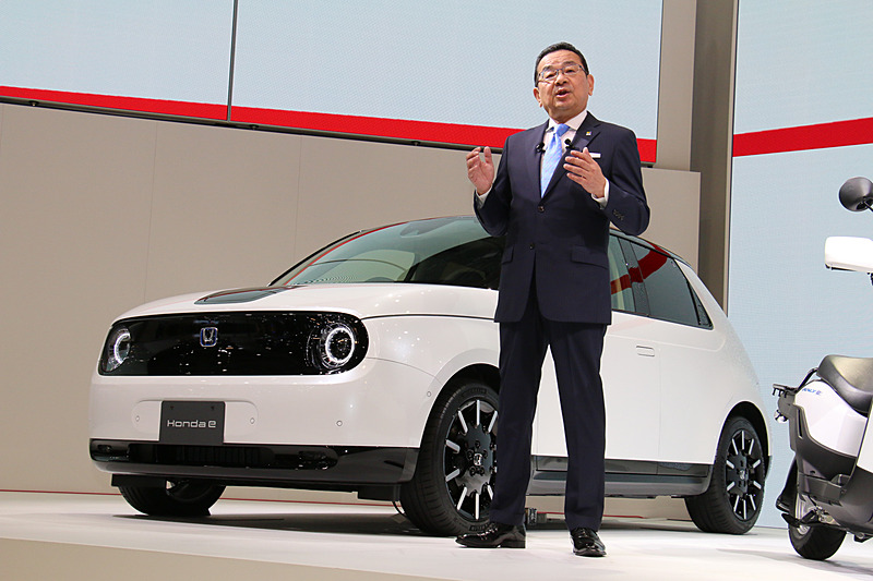 「Honda e」はEVであることに加え、ホンダのAI技術を使って情報提供などを行なう「Honda Personal Assistant（ホンダ パーソナル アシスタント）」を搭載することも大きな魅力となる