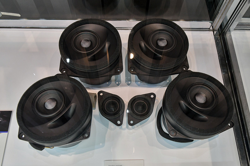 レヴォーグ（VM系）、WRX（VA系）、インプレッサSPORT/G4（GP/GJ系）、XV（GP系）専用「SFR-S01E」フロント/リアセット スタンダードモデル