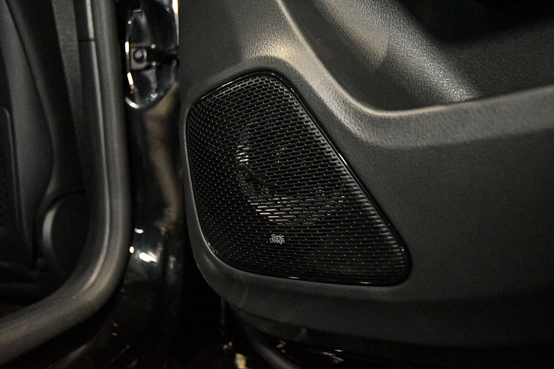 Sonic Designのエンブレムがなければ変化に気付かないほど