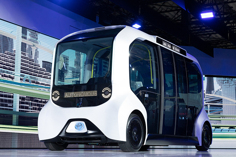 舞台中央で停車