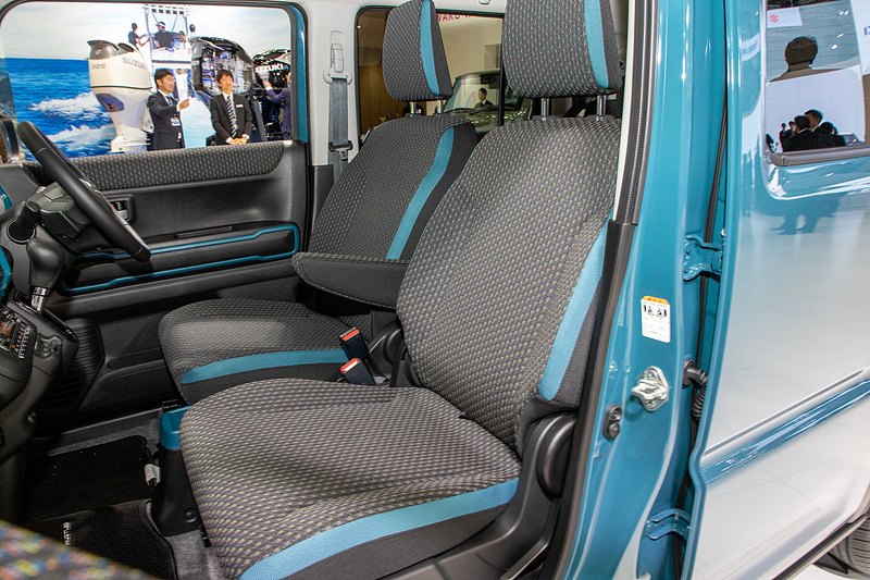 上級グレードのインテリア。ここは標準グレードと同じだった