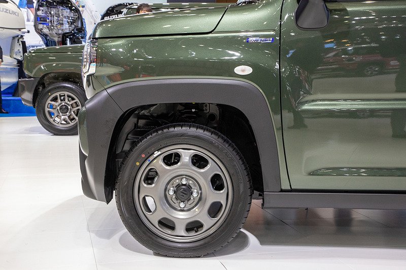 標準グレードはこちらのホイールになる