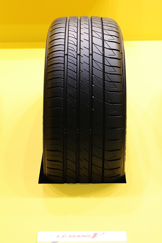 コンフォート低燃費タイヤ「LE MANS V」