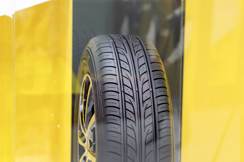 2013年に発売された100％石油外天然資源タイヤ「エナセーブ 100」