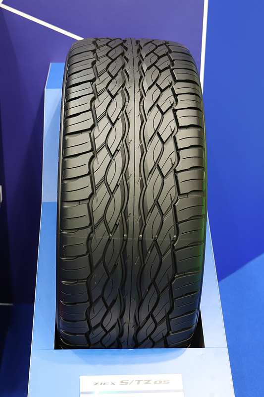 SUV用コンフォートタイヤ「ZIEX S/TZ05」