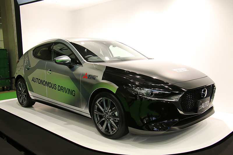 三菱電機の自動運転実証実験車「xAUTO（エックスオート）」