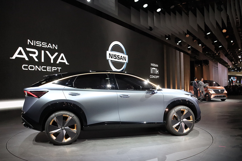 日産が発表した2つのEVコンセプトモデルについて話を聞いた