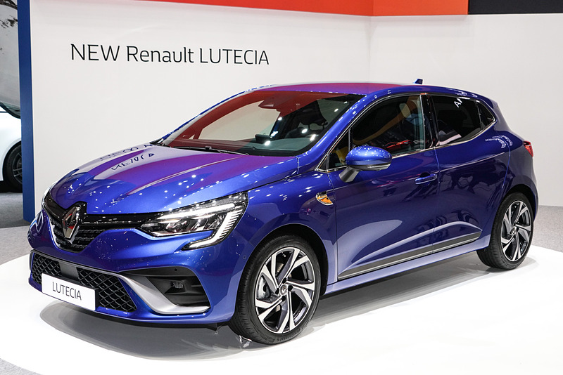 新型ルーテシアはスポーティなイメージの「R.S. Line」に