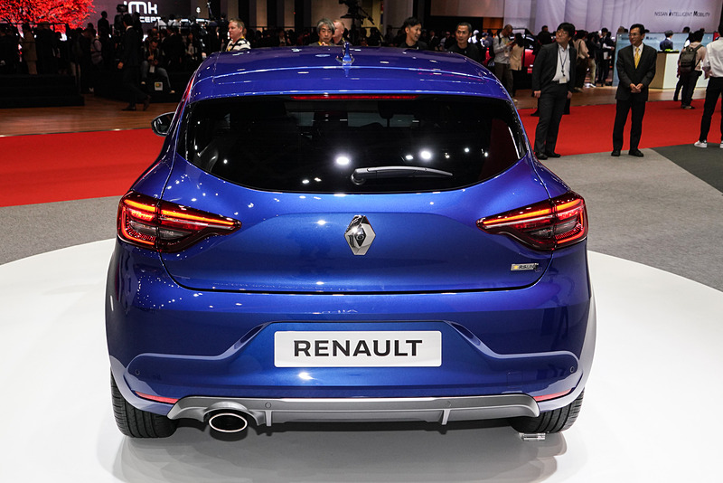 新型ルーテシアはスポーティなイメージの「R.S. Line」に