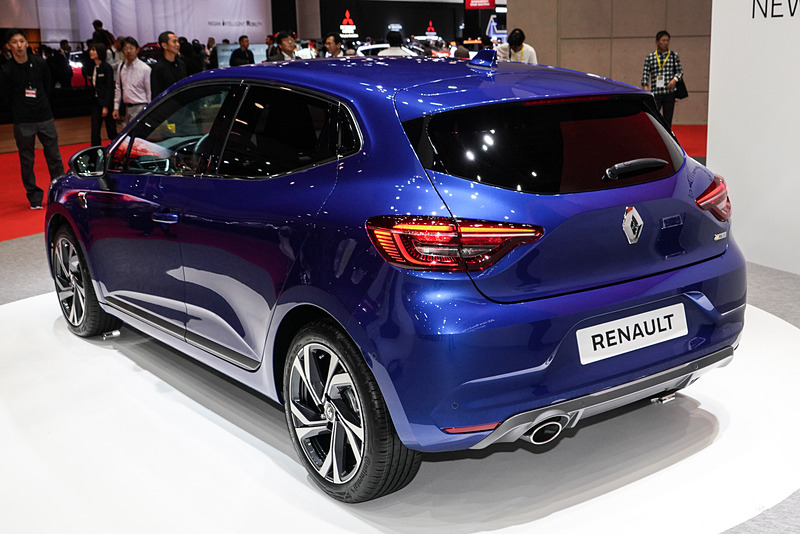 新型ルーテシアはスポーティなイメージの「R.S. Line」に