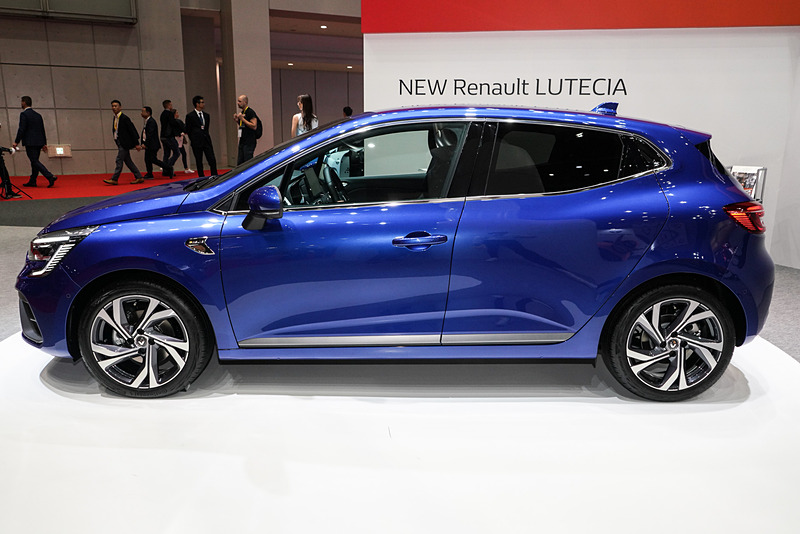 新型ルーテシアはスポーティなイメージの「R.S. Line」に