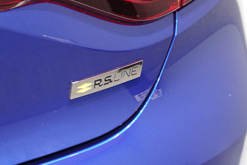 新型ルーテシアはスポーティなイメージの「R.S. Line」に