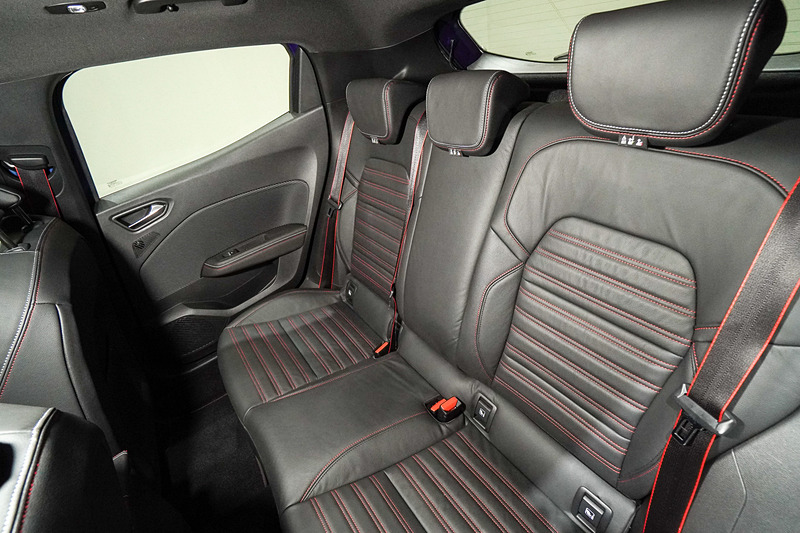 リアシートもしっかりしたつくり