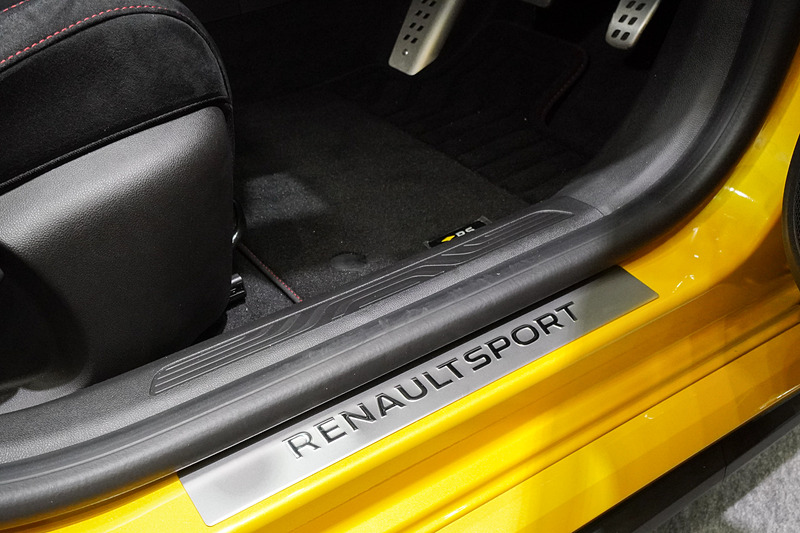 メガーヌ ルノー・スポール トロフィーのインテリア