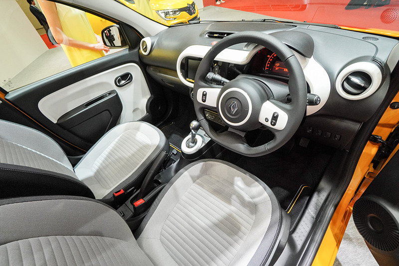 新型トゥインゴのインテリア