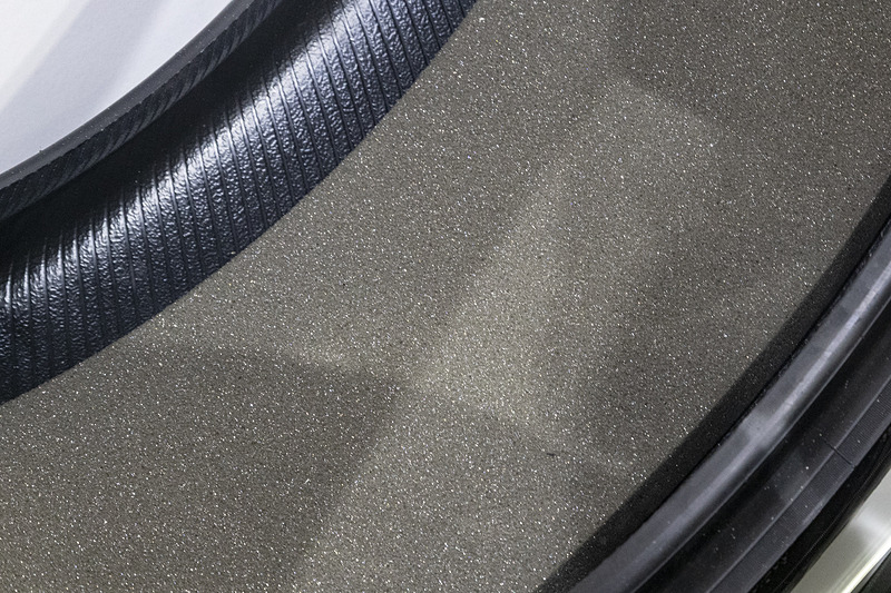 メーカー純正タイヤに採用されたサイレントフォーム