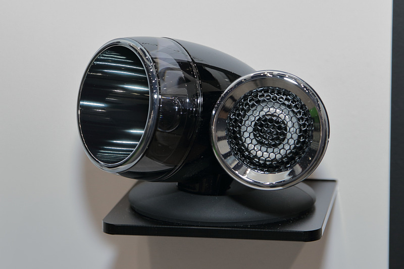 片側に2つずつのツィーターを持った「プレミアムダブルツィーターシステム」