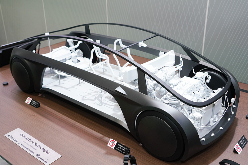 ARを駆使して解説するモックアップカー