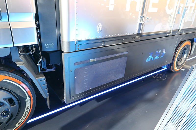 すでに電動小型トラック「eCANTER」があるので、燃料電池化するのは比較的容易だという