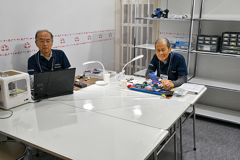 「どんなおもちゃも直します」と自信満々の担当者