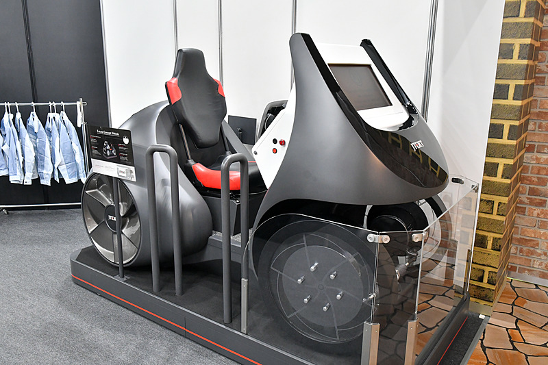 搭乗体験もできる未来の小型モビリティコンセプトカー