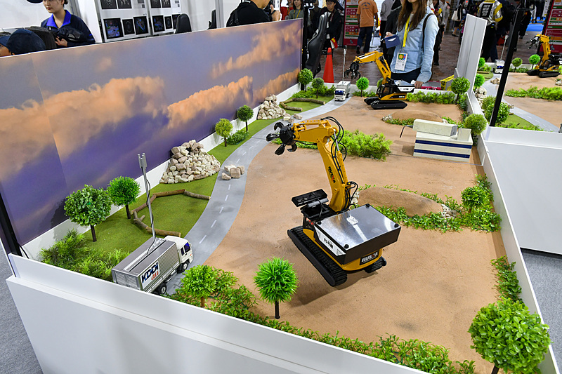 災害復旧をイメージした巨大なジオラマを用意