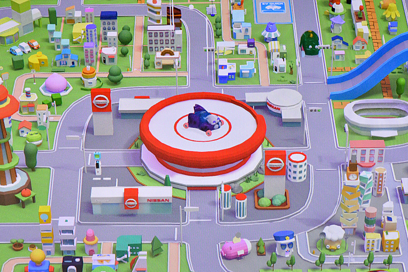 大型モニターの画面に自分が作ったコンセプトカーが出現