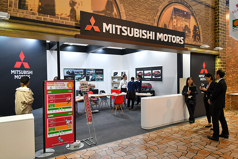 三菱自動車工業ブースはクルマをデザインする体験