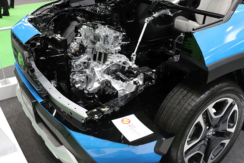 エンジン部分では、オルタネータ用軸受や深溝玉軸受、スラスト針状ころ軸受などでジェイテクトの部品が採用されている