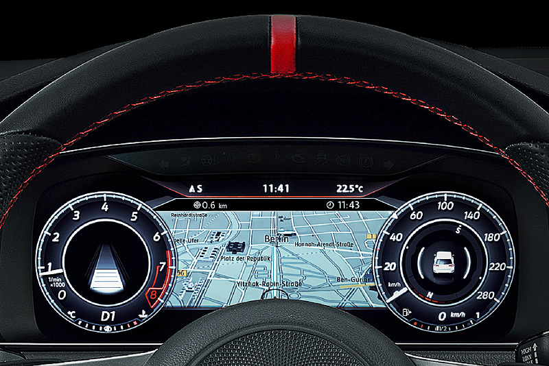 デジタルメータークラスター“Active Info Display”