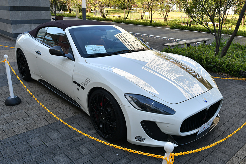 「マセラティ グランカブリオ Miracolare」