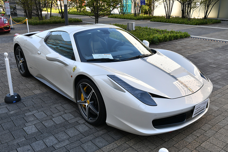 「フェラーリ 458 スパイダー」