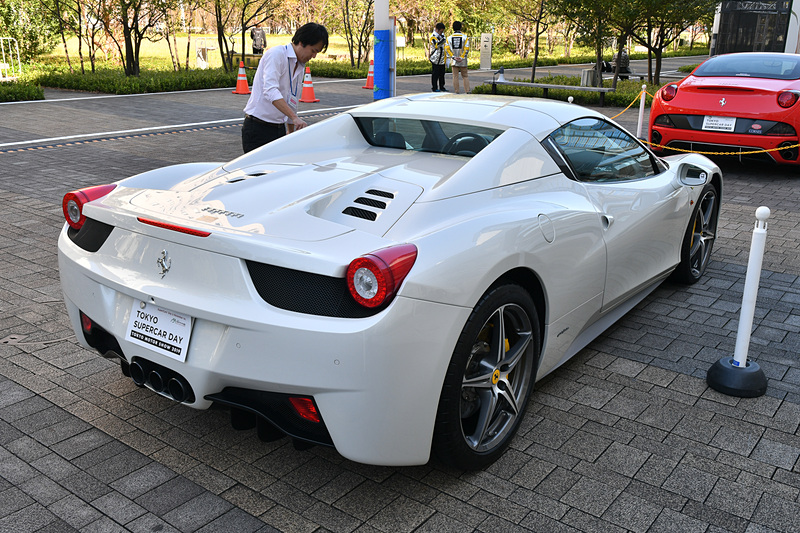「フェラーリ 458 スパイダー」