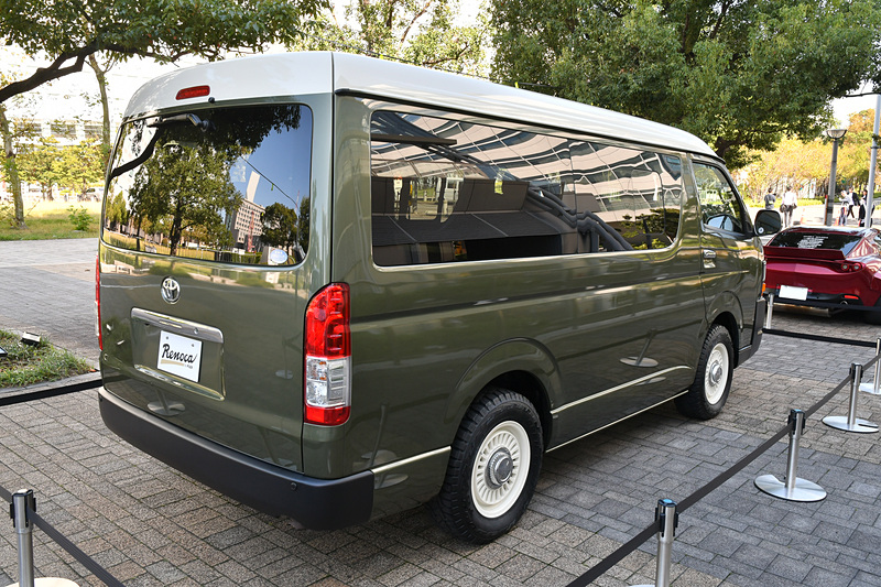 ハイエース200系をベースにした「Renoca coast lines by FLEX」