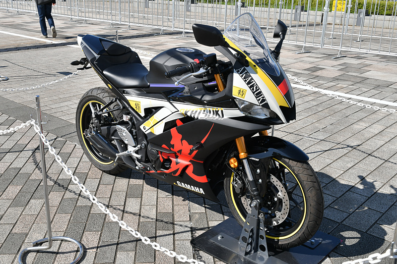 「ヤマハ YZF-R25」アズールレーンのモチーフキャラクター専用の車両（暁モデル）