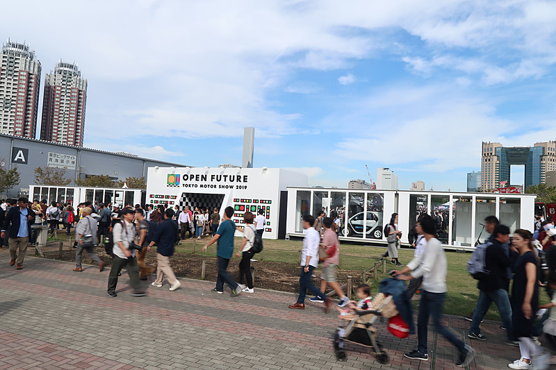 東京ビッグサイト青海展示棟とFUTURE EXPOの間にあるゲートを通過して計測スタート