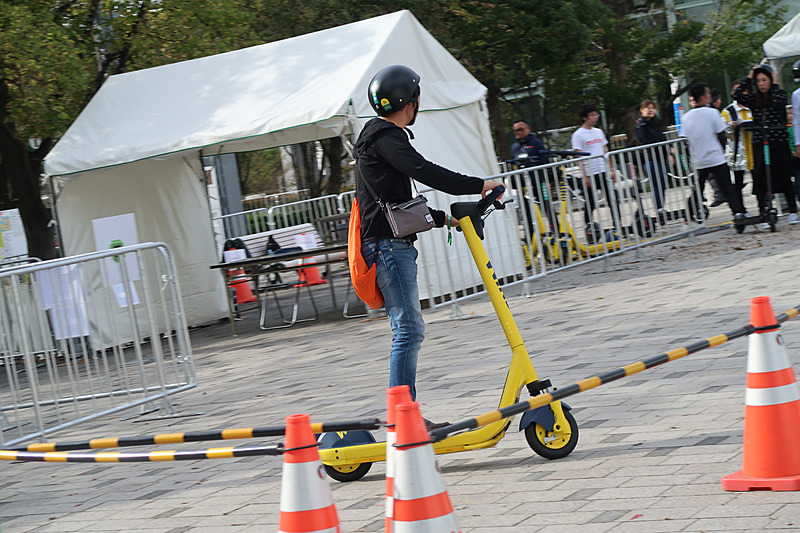 本格的にOPEN ROADを走り出す前に、受け付け裏のスペースでトレーニング